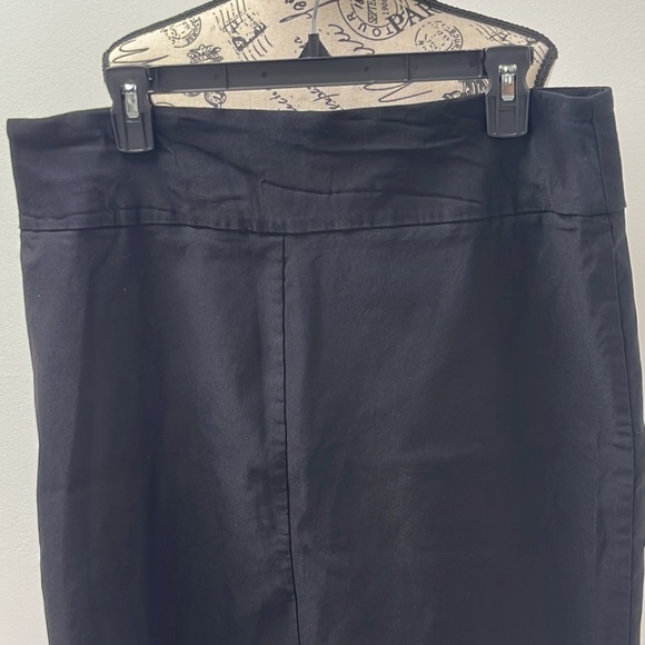 In brand new condition Woman’s Soho Apparel skirt. Size is XL. - Picture 8 of 13